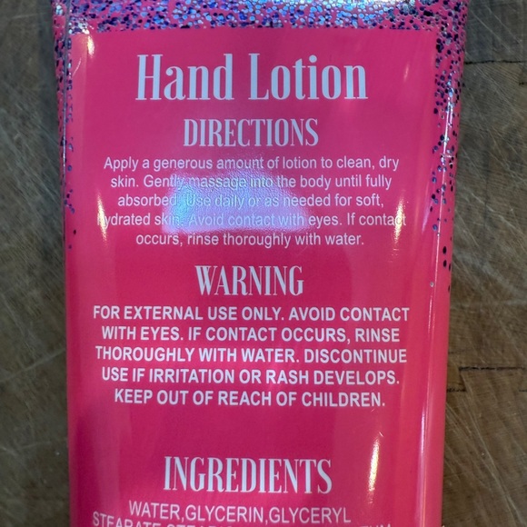 Wicked Pink Strawberry Lotion Hair Care Pink Brush Comb & Mirror Set NEW - Picture 10 of 11